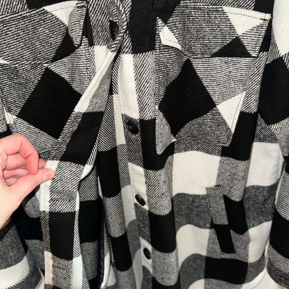 H&M divided Shacket - Picture 3 of 4